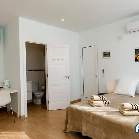 Lovely 3-bed With Studio In Playa Blanca Playa Blanca (Lanzarote)