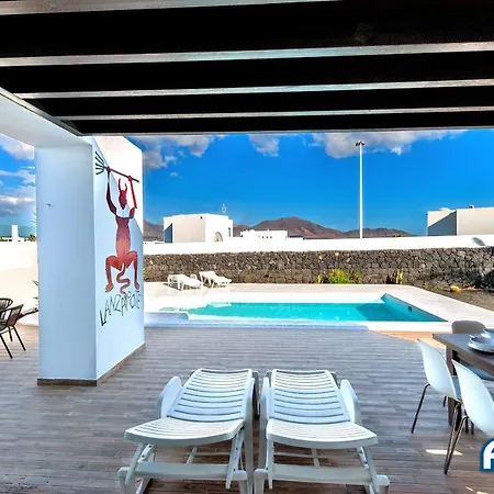 Lovely 3-bed With Studio In Playa Blanca פלאיה בלנקה