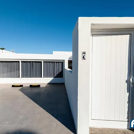 Lovely 3-bed With Studio In Playa Blanca *